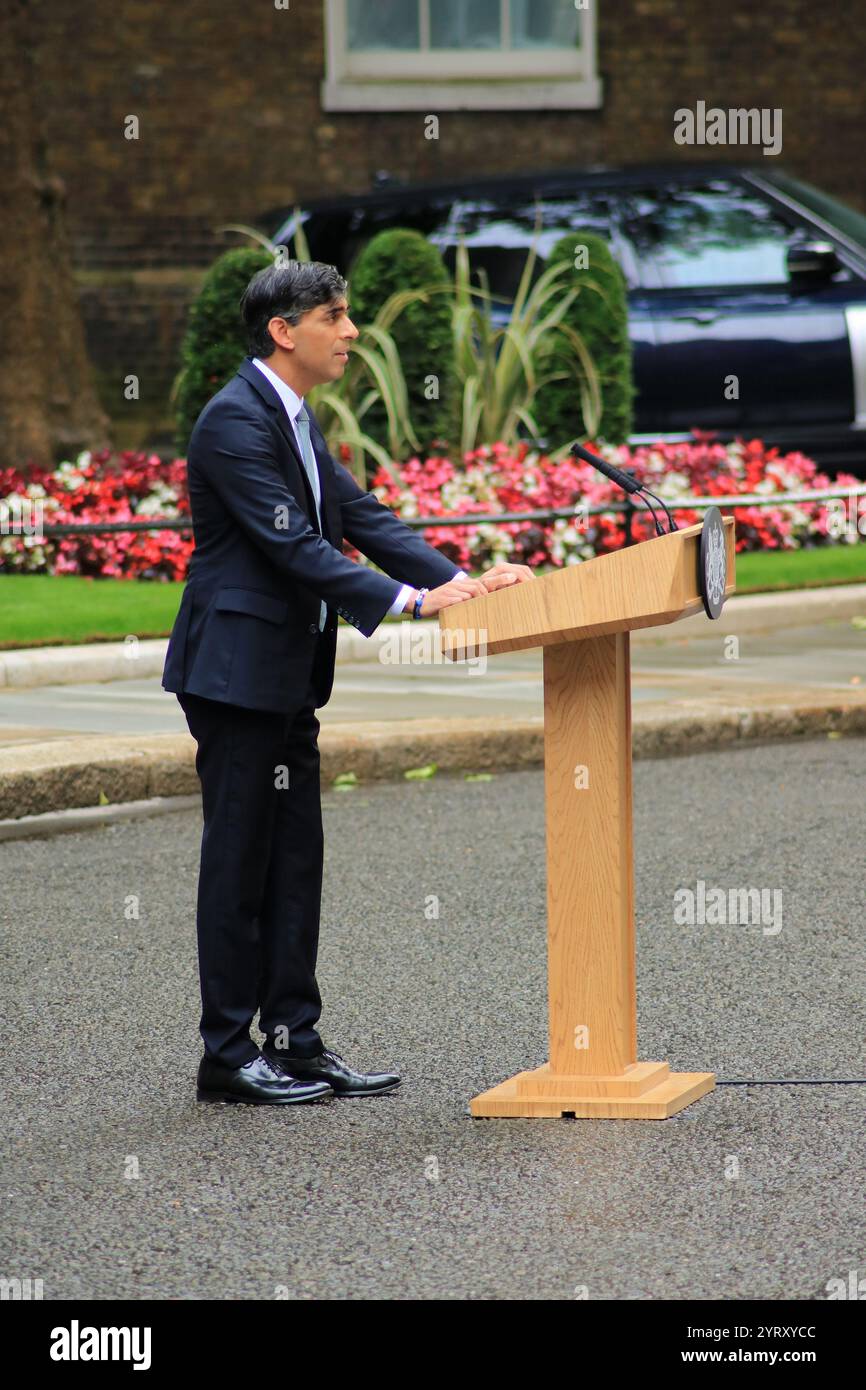 Il primo ministro britannico, Rishi Sunak, lascia l'incarico dopo aver perso le elezioni. Downing Street, Londra. 5 luglio 2024 Foto Stock