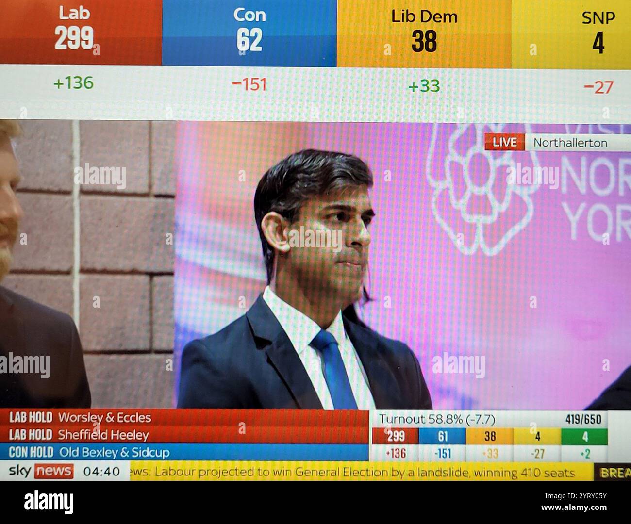 Rishi Sunak , il primo ministro britannico partecipa al risultato del suo collegio elettorale durante le elezioni che hanno visto il suo partito conservatore perdere potere. 4 luglio 2024. Foto Stock