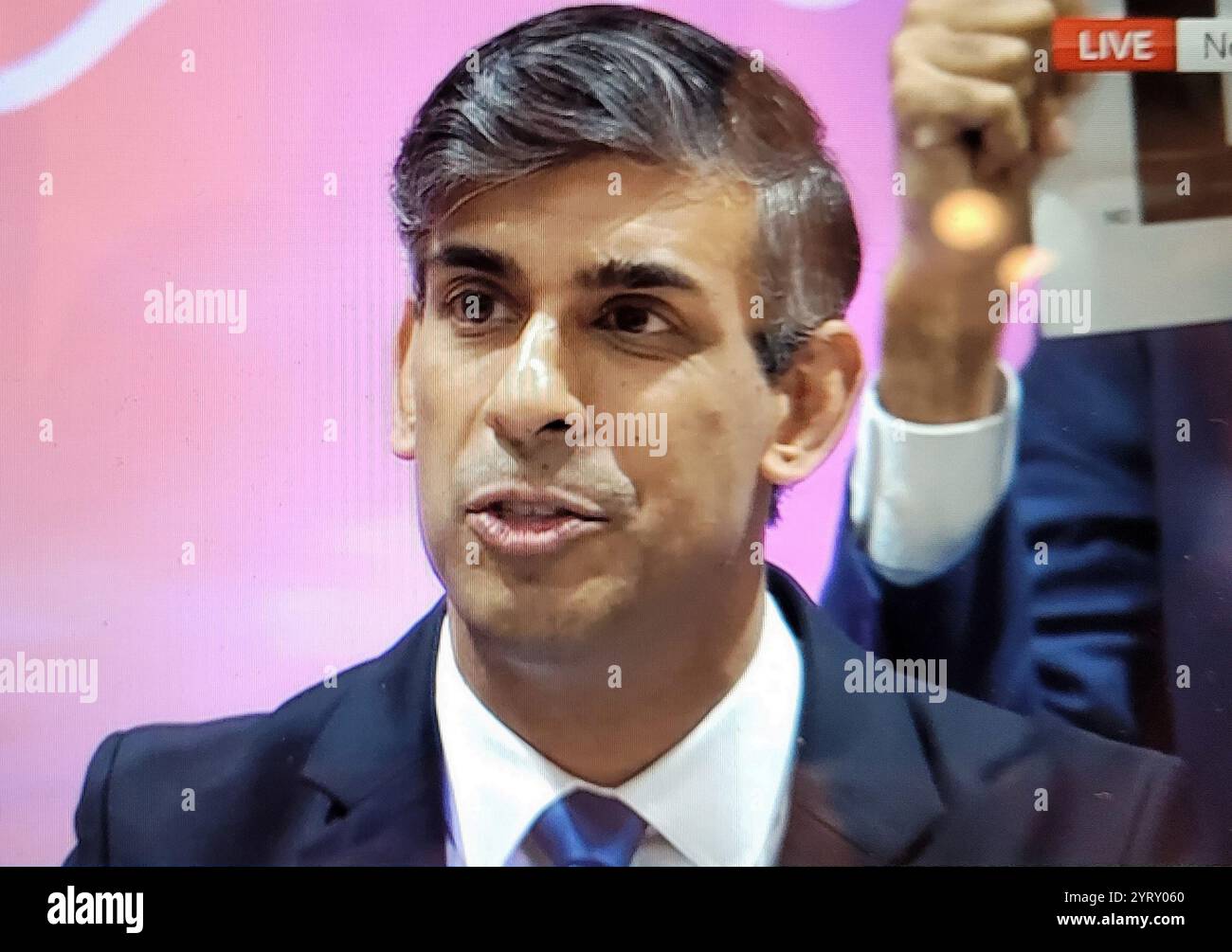 Rishi Sunak , il primo ministro britannico partecipa al risultato del suo collegio elettorale durante le elezioni che hanno visto il suo partito conservatore perdere potere. 4 luglio 2024. Foto Stock