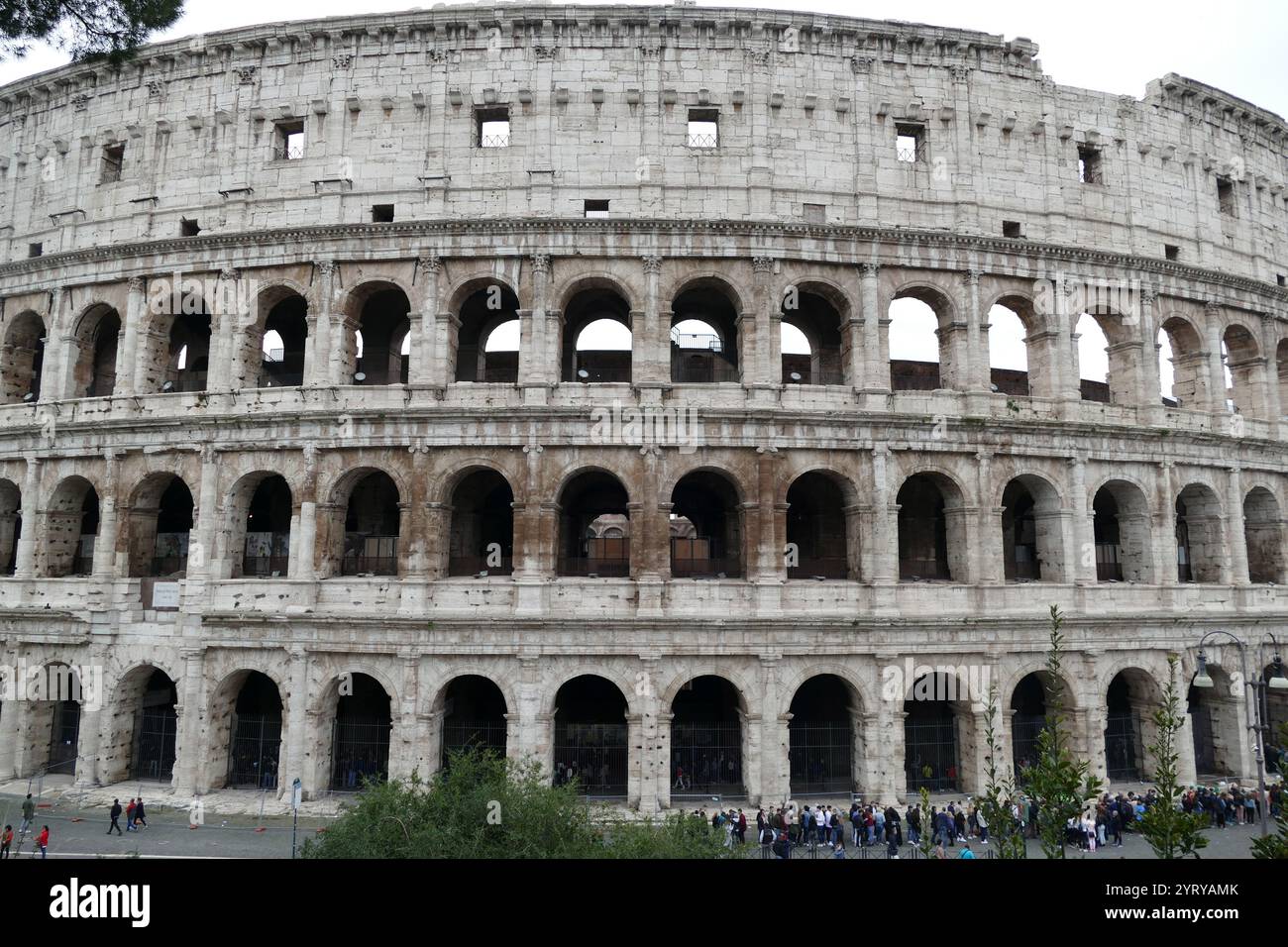 in che anno è stato costruito il colosseo
