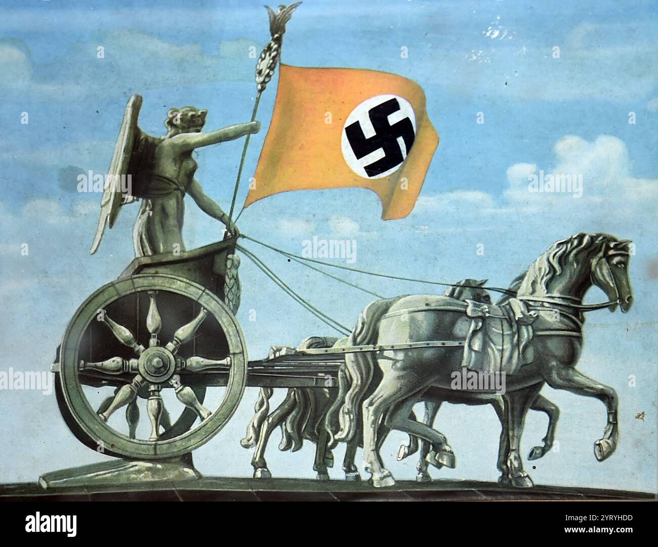 Statua della vittoria dalla porta di Brandeburgo decorata con una bandiera nazista. Illustrazione da un album nazista intorno al 1937 Foto Stock