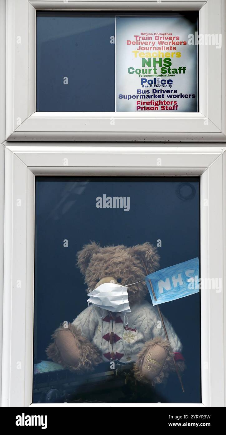 Scena durante la pandemia di Corona virus. 3 maggio 2020. La pandemia di COVID-19 si è diffusa nel Regno Unito alla fine di gennaio 2020. Al 28 giugno 2020 vi erano stati 311.151 casi confermati e 43.550 decessi di casi confermati Foto Stock