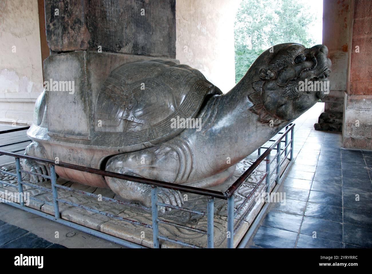 Le tombe Ming; una collezione di mausolei costruiti dagli imperatori della dinastia Ming della Cina. La maggior parte delle tombe Ming si trova in un gruppo vicino a Pechino e collettivamente conosciute come le tredici Tombe della dinastia Ming, un sito patrimonio dell'umanità dell'UNESCO. 2020 Foto Stock