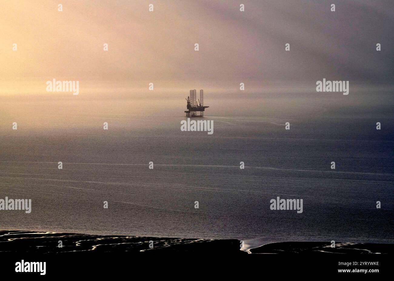 Impianto di produzione di gas nel mare irlandese al largo di Merseyside, Inghilterra nord-occidentale, Regno Unito Foto Stock