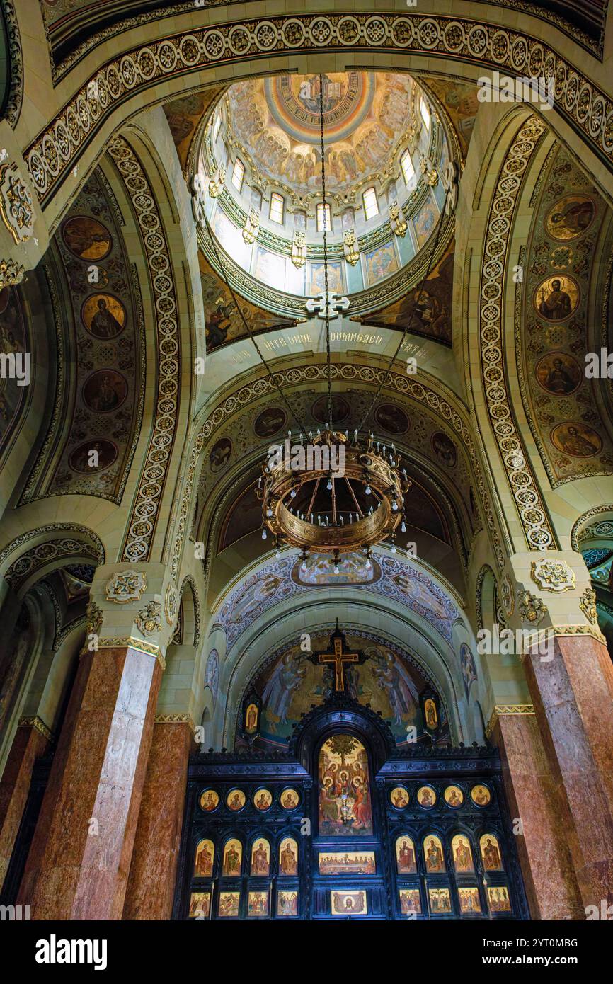 Interno della Cattedrale dell'Incoronazione della Chiesa ortodossa rumena, fortezza di Alba Carolina, Alba Iulia, Transilvania, Romania Foto Stock