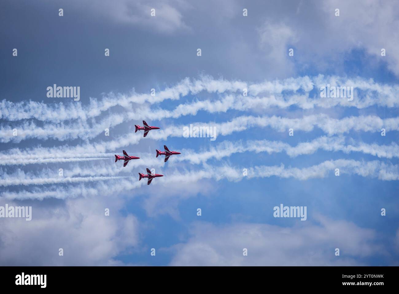 Le frecce rosse eseguono una mostra aerea al Teignmouth Air Show, Devon, Inghilterra. Estate (luglio) 2024. Foto Stock