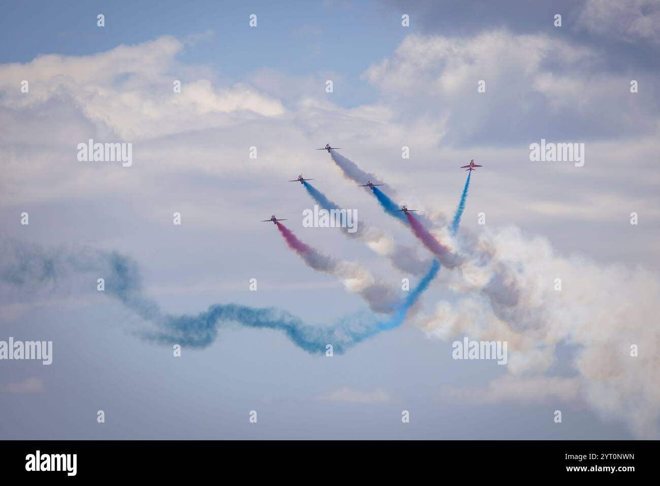 Le frecce rosse eseguono una mostra aerea al Teignmouth Air Show, Devon, Inghilterra. Estate (luglio) 2024. Foto Stock