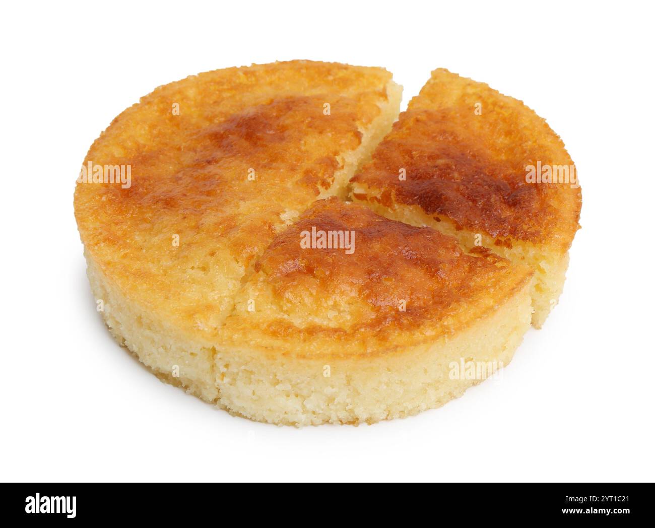 Gustosa torta di semola fatta in casa isolata su bianco Foto Stock