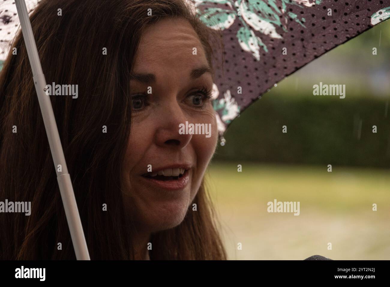 Louise Schack Elholm del Partito Liberale arriva a una funzione ecclesiastica nella Holmens Church. Folketinget celebra il 175° anniversario della prima costituzione danese. Inizia con una funzione ecclesiastica nella chiesa di Holmens seguita da una celebrazione ufficiale a Landstingssalen, Christiansborg. A entrambi gli eventi parteciperanno membri della famiglia reale, tra cui HM il re e la regina, membri del Folketinget e altri rappresentanti ufficiali. Foto Stock