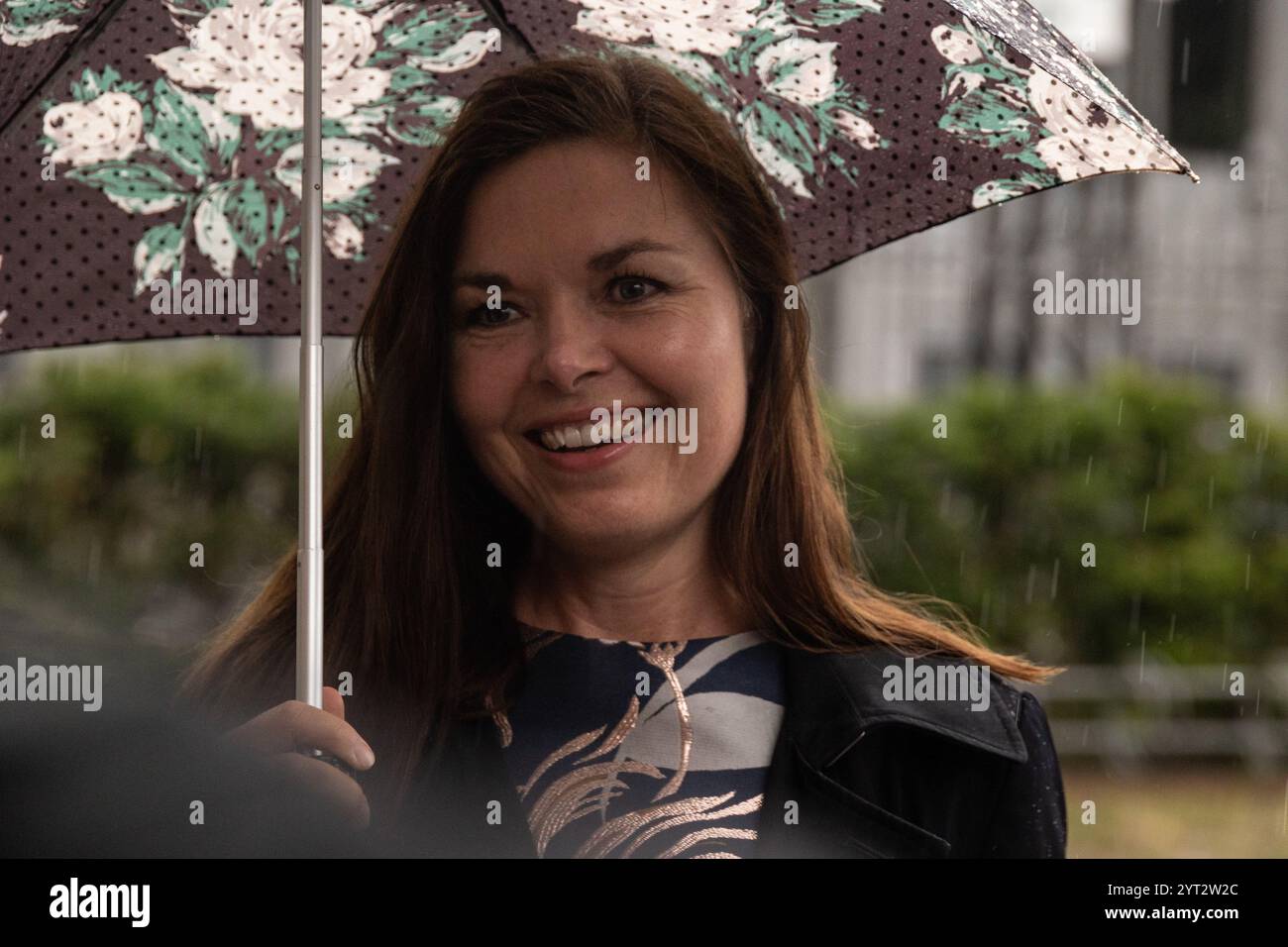 5 giugno 2024, Copenaghen, Danimarca: Louise Schack Elholm del Partito Liberale arriva a una funzione ecclesiastica nella chiesa di Holmens. Folketinget celebra il 175° anniversario della prima costituzione danese. Inizia con una funzione ecclesiastica nella chiesa di Holmens seguita da una celebrazione ufficiale a Landstingssalen, Christiansborg. A entrambi gli eventi parteciperanno membri della famiglia reale, tra cui HM il re e la regina, membri del Folketinget e altri rappresentanti ufficiali. (Credit Image: © Kristian Tuxen Ladegaard Berg/SOPA Images via ZUMA Press Wire) SOLO PER USO EDITORIALE! Non per Commercial Foto Stock