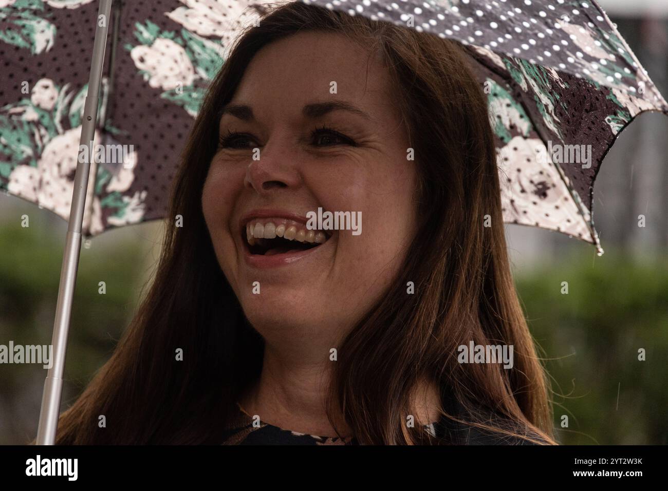 5 giugno 2024, Copenaghen, Danimarca: Louise Schack Elholm del Partito Liberale arriva a una funzione ecclesiastica nella chiesa di Holmens. Folketinget celebra il 175° anniversario della prima costituzione danese. Inizia con una funzione ecclesiastica nella chiesa di Holmens seguita da una celebrazione ufficiale a Landstingssalen, Christiansborg. A entrambi gli eventi parteciperanno membri della famiglia reale, tra cui HM il re e la regina, membri del Folketinget e altri rappresentanti ufficiali. (Credit Image: © Kristian Tuxen Ladegaard Berg/SOPA Images via ZUMA Press Wire) SOLO PER USO EDITORIALE! Non per Commercial Foto Stock