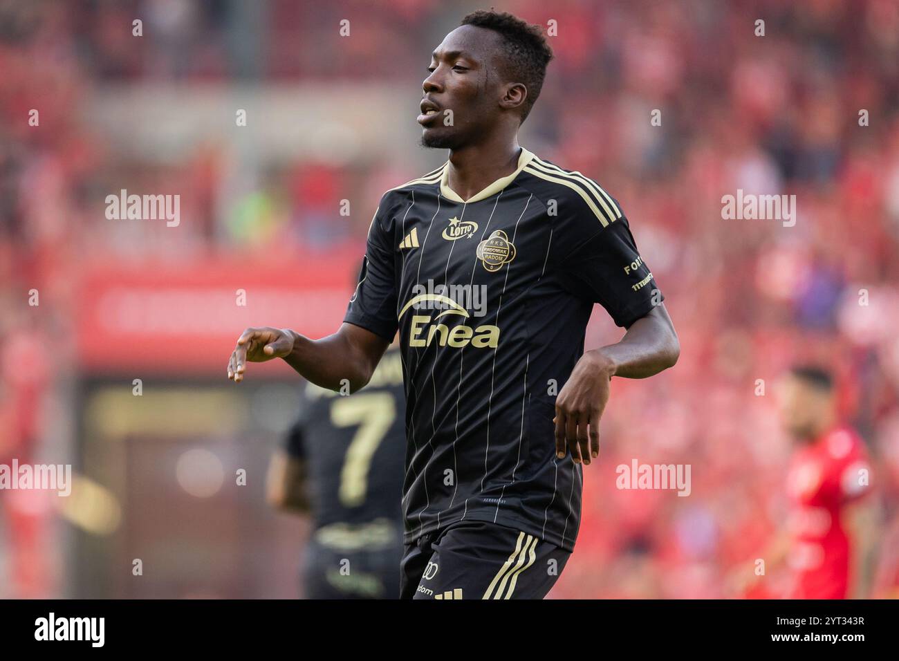 Zie Ouattara di Radomiak visto durante la partita polacca di PKO Ekstraklasa League tra Widzew Lodz e Radomiak Radom allo stadio municipale di Widzew Lodz. Punteggio finale; Widzew Lodz 3:2 Radomiak Radom. Foto Stock