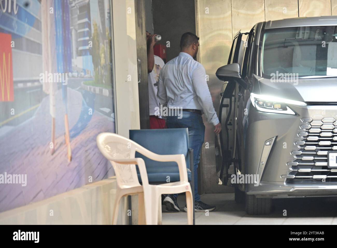 Mumbai, India, 05, DICEMBRE 2024: Ranbir Kapoor è stato visto lasciare la palestra di Bandra, sembrando adatto nel suo abbigliamento da allenamento. Il cuore di Bollywood ha mantenuto un basso profilo, ma ha accolto i fan con un sorriso caldo, mostrando la sua dedizione al fitness e al benessere. Copyright: xx Foto Stock