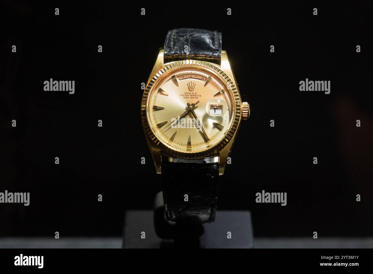 New York, Stati Uniti. 5 dicembre 2024. Storico Rolex Day - Data un tempo di proprietà del presidente egiziano Gamal Abdel Nasser in mostra durante l'anteprima stampa di vendita di lusso di Sotheby a New York il 5 dicembre 2024. (Foto di Lev Radin/Sipa USA) credito: SIPA USA/Alamy Live News Foto Stock