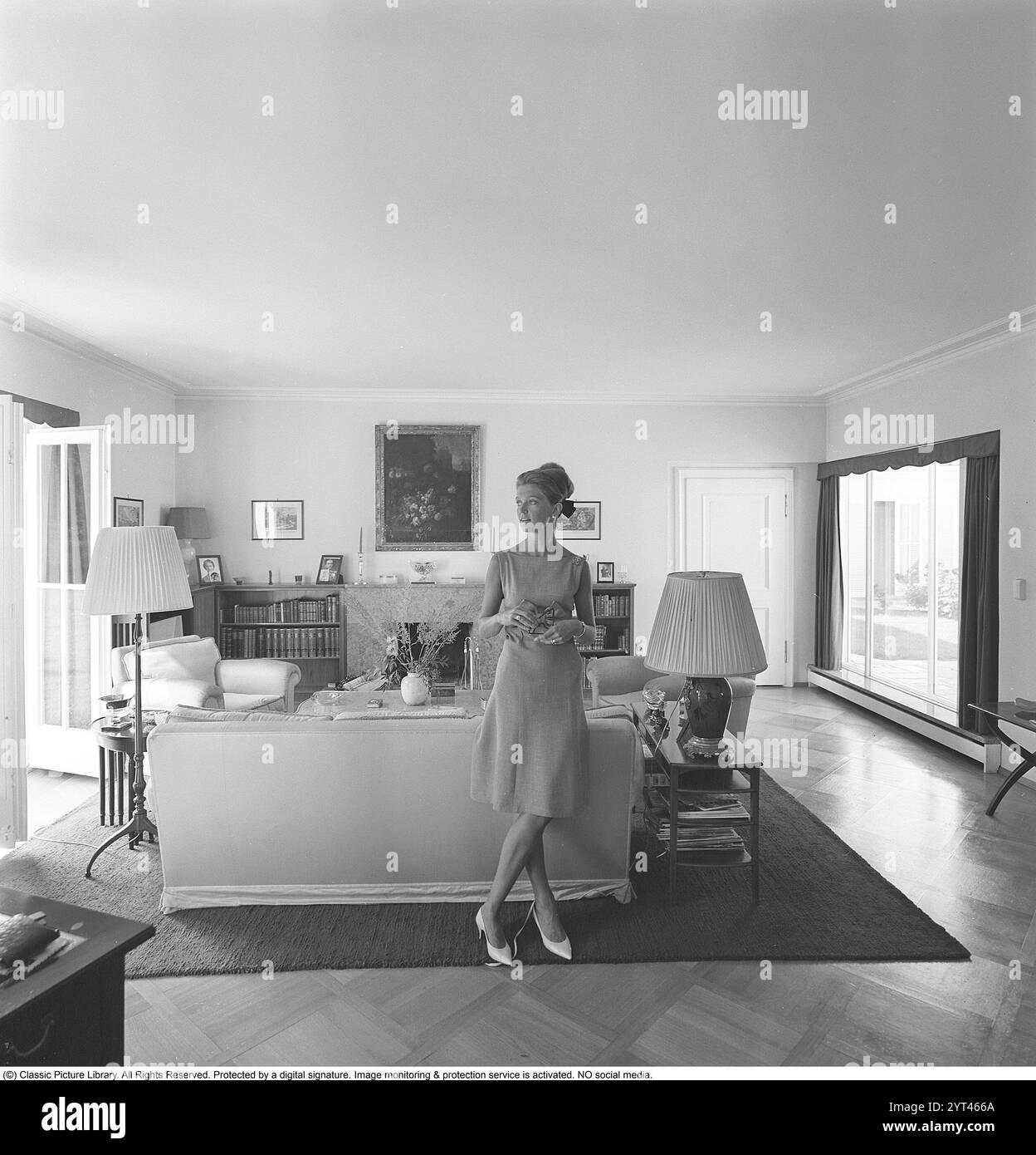 Principessa Birgitta di Hohenzollern e Svezia. Foto a casa a Monaco 1964. rif. BV53-3 Foto Stock