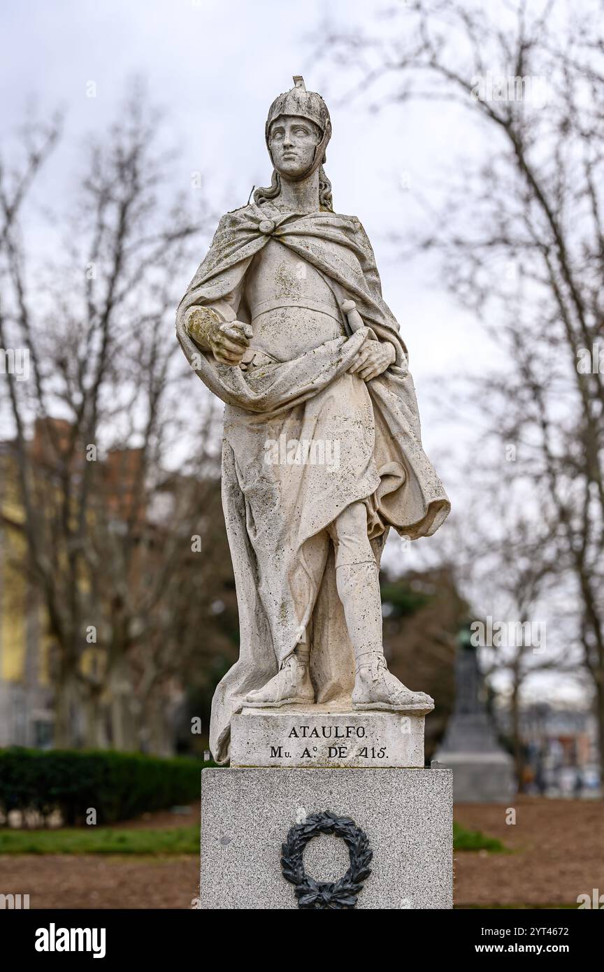 Antica statua in pietra o scultura di Ataulfo. Foto Stock