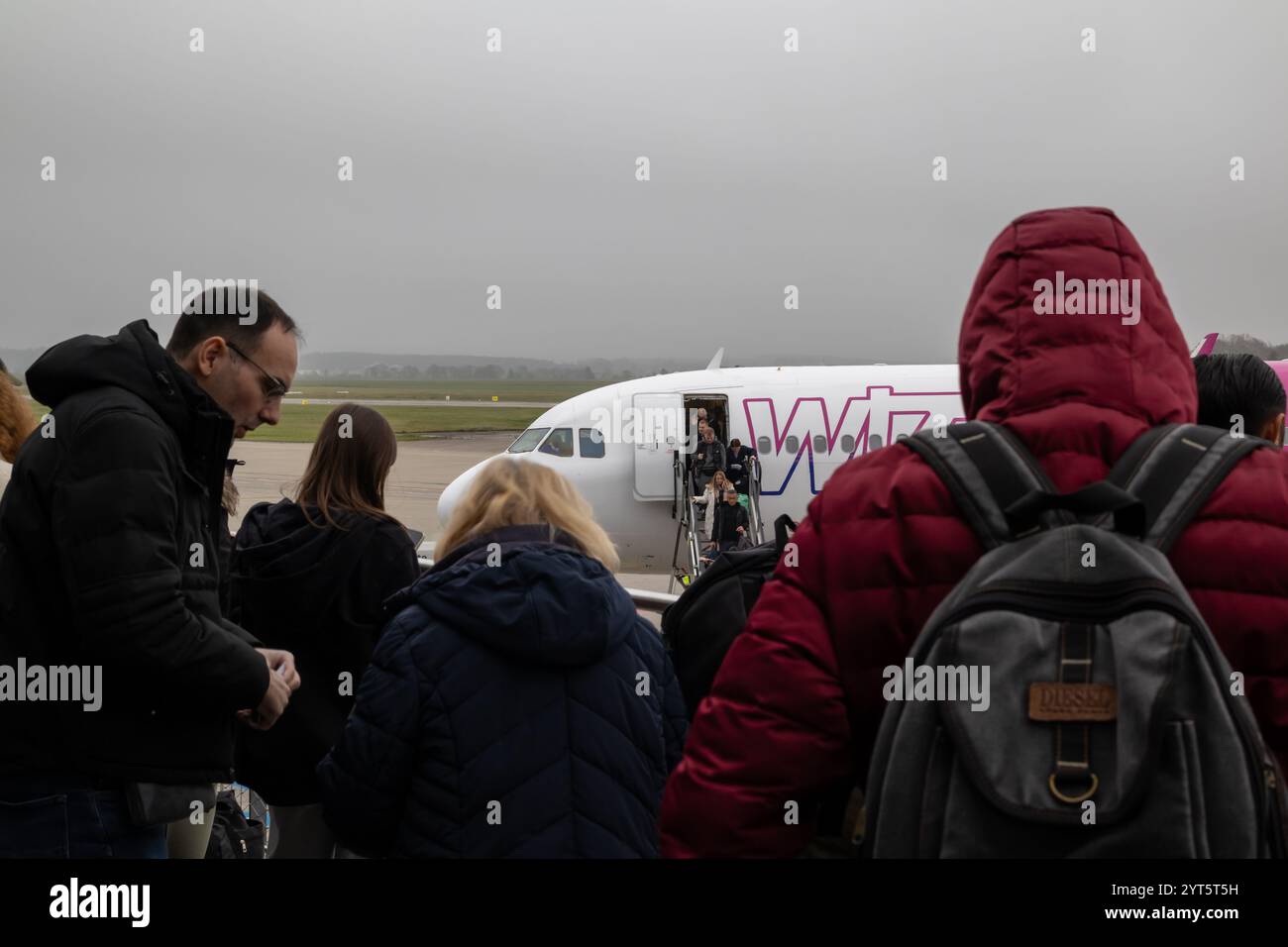 Memmingen, Germania, 13 novembre 2024: Terminal dell'aeroporto di Memmingen (FMM) in Germania Foto Stock