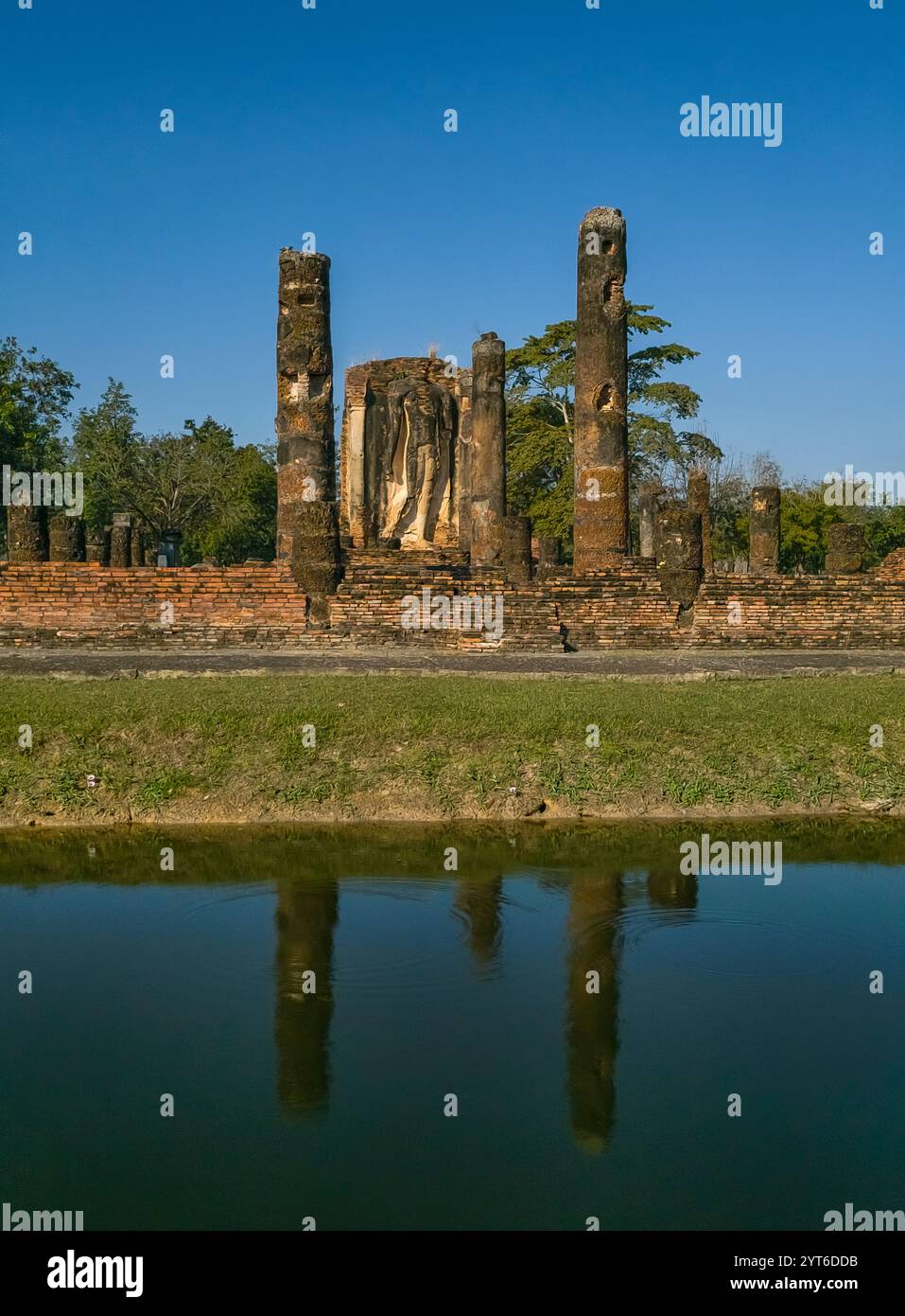 Rovine di Wat Chetuphon a Sukhothai, Thailandia Foto Stock