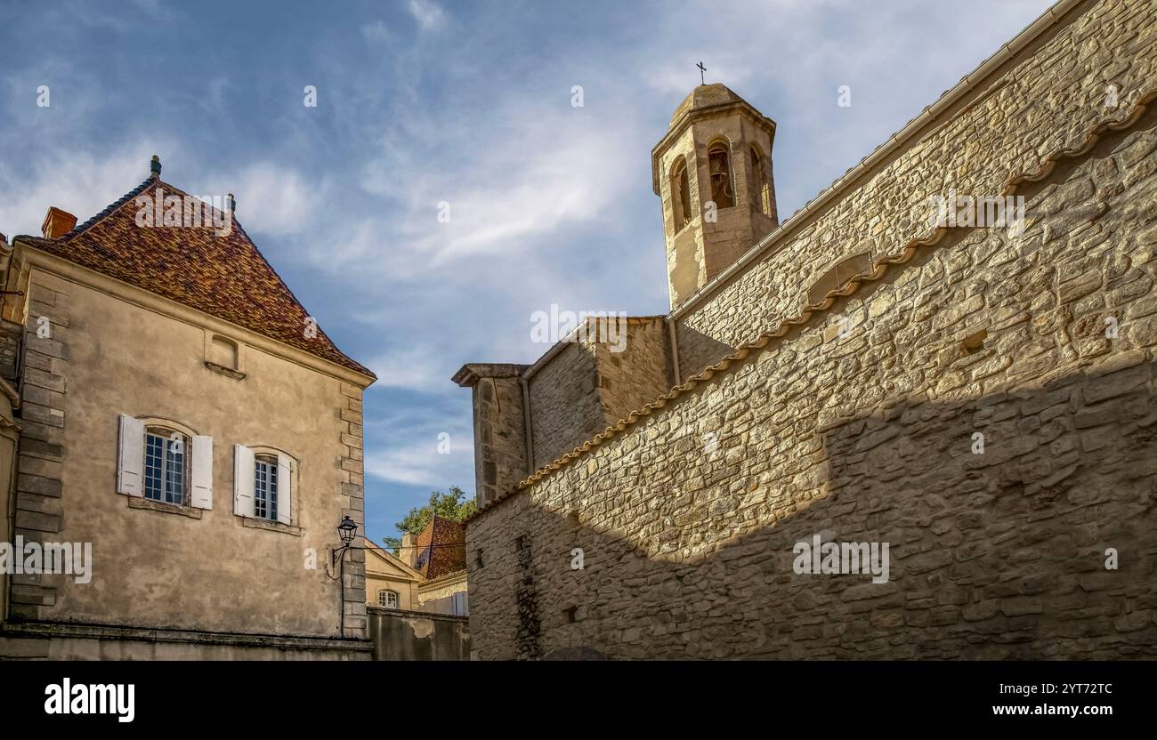 Eglise Saint Etienne in Armissan. Fu menzionata per la prima volta nel XV secolo. Il comune si trova nel Parc naturel Regional de la Narbonnaise en Mediterranee Foto Stock