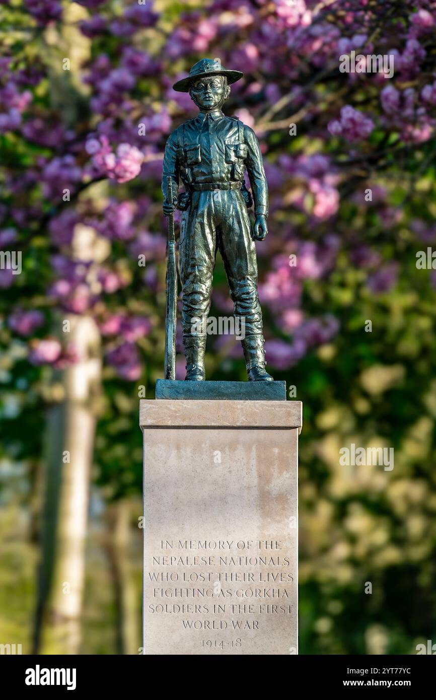 Ypres, il Nepalese Gurkha Monument commemora i soldati Gurkha caduti nel saliente di Ypres (arco di Ypres) durante la prima guerra mondiale 1914-1918. Era sponsorizzato dal governo nepalese. Foto Stock