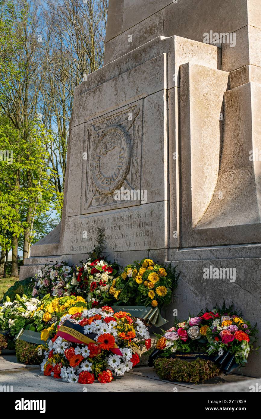 Mesen, colonna commemorativa della nuova Zelanda Division, il monumento neozelandese nel Memorial Park è in onore della nuova Zelanda Division che combatté qui nella prima guerra mondiale nella battaglia di Messines Ridge Foto Stock