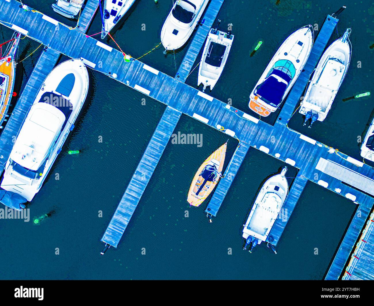 Ripresa aerea di barche al porticciolo. Preso da 150 ft. La posizione era Wrightsville Beach, North Carolina Foto Stock