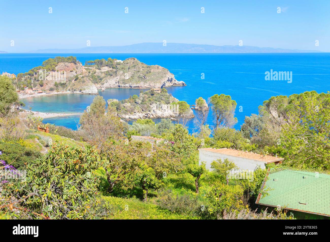 Riserva naturale Isola bella, vista ad alto angolo, Taormina, Sicilia, Italia Foto Stock