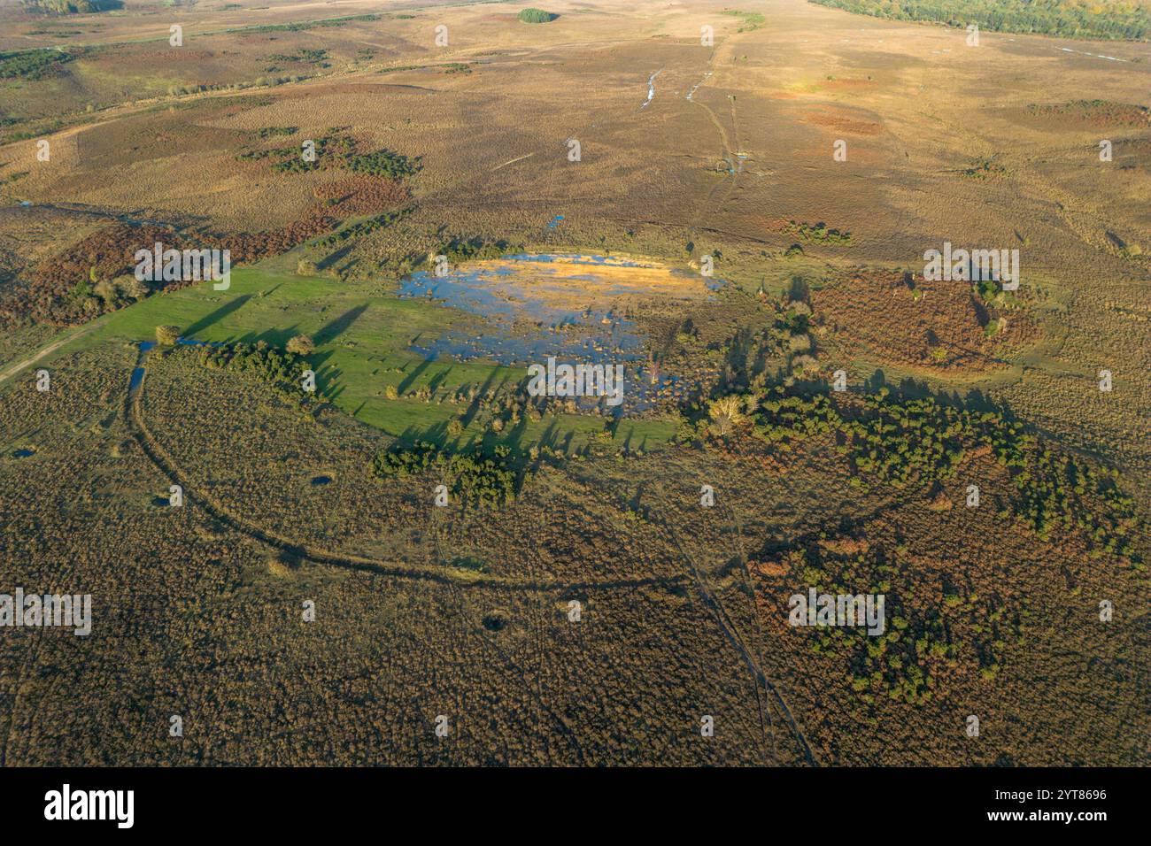 Vista aerea dei crateri della seconda guerra mondiale, Ashley Walk Bombing Range, Hampshire, Regno Unito. Foto Stock