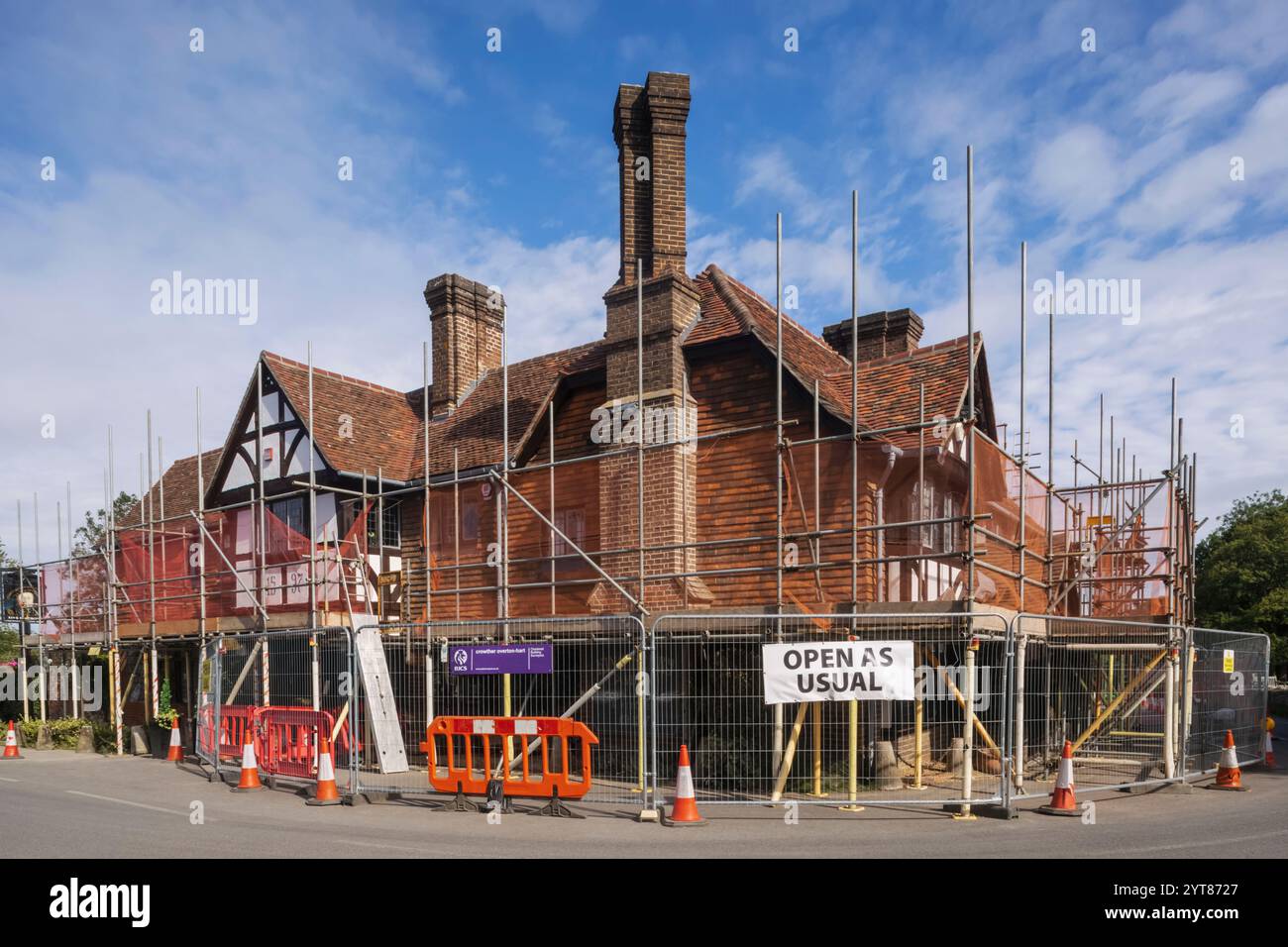 Inghilterra, Kent, Hever Village, ristrutturazione dello storico Henry VIII Pub Foto Stock