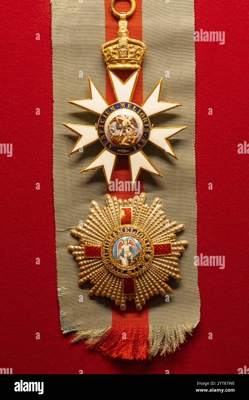 Inghilterra, Kent, Gillingham, il Royal Engineers Museum, mostra del Cavaliere di Gran Croce dell'ordine di San Michele e San Giorgio assegnato a Lord Kitchener Foto Stock