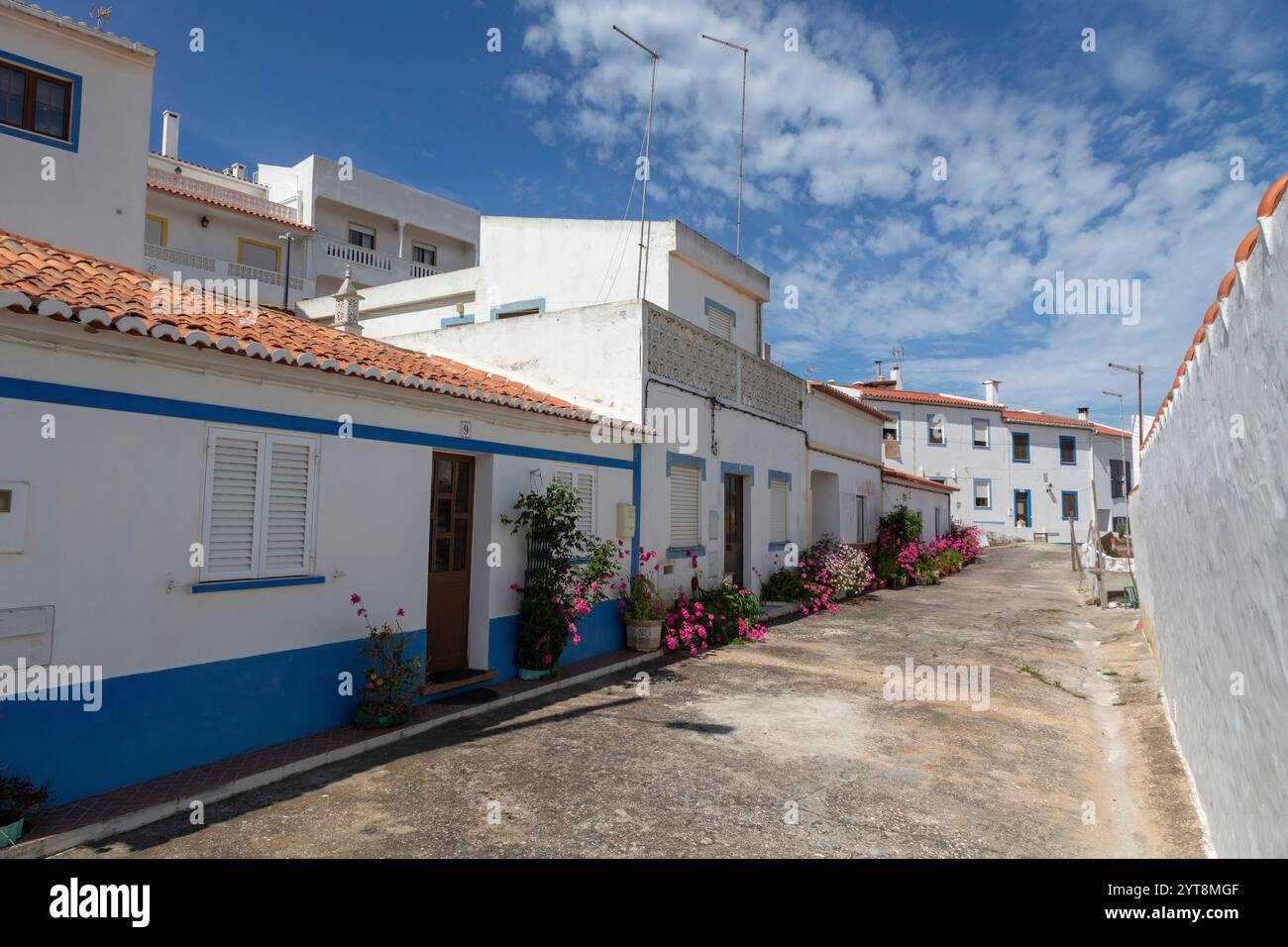 Vecchie case nei vicoli di Odeceixe nell'Algarve, Portogallo. Foto Stock