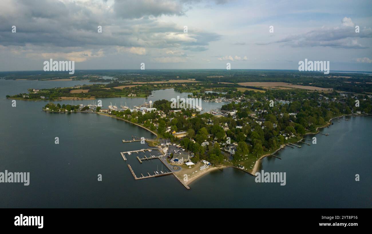 27 APRILE 2023, OXFORD, COSTA ORIENTALE MARYLAND - USA - Vista aerea della cittadina di pescatori di Chesepeake Bay, Oxford, MD Foto Stock