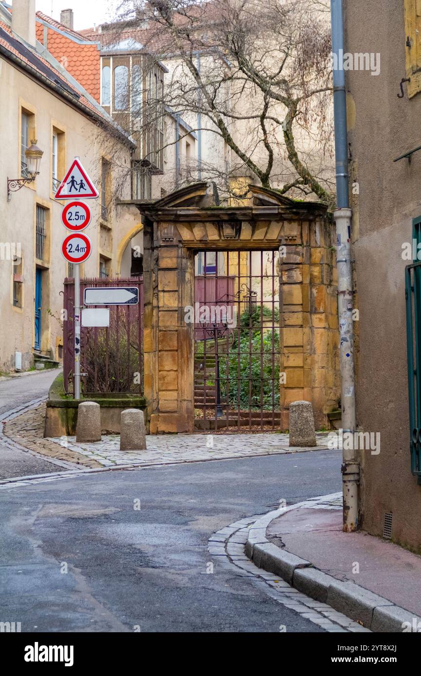 Impressione di una città di nome Metz, situata nella regione della Lorena in Francia in inverno Foto Stock