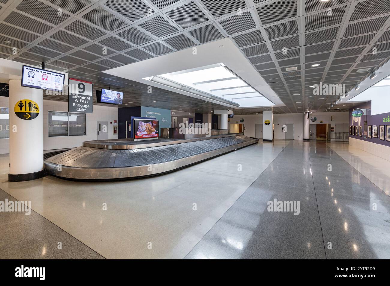 Area ritiro bagagli vuoti, aeroporto internazionale di Philadelphia, Philadelphia Pennsylvania USA Foto Stock