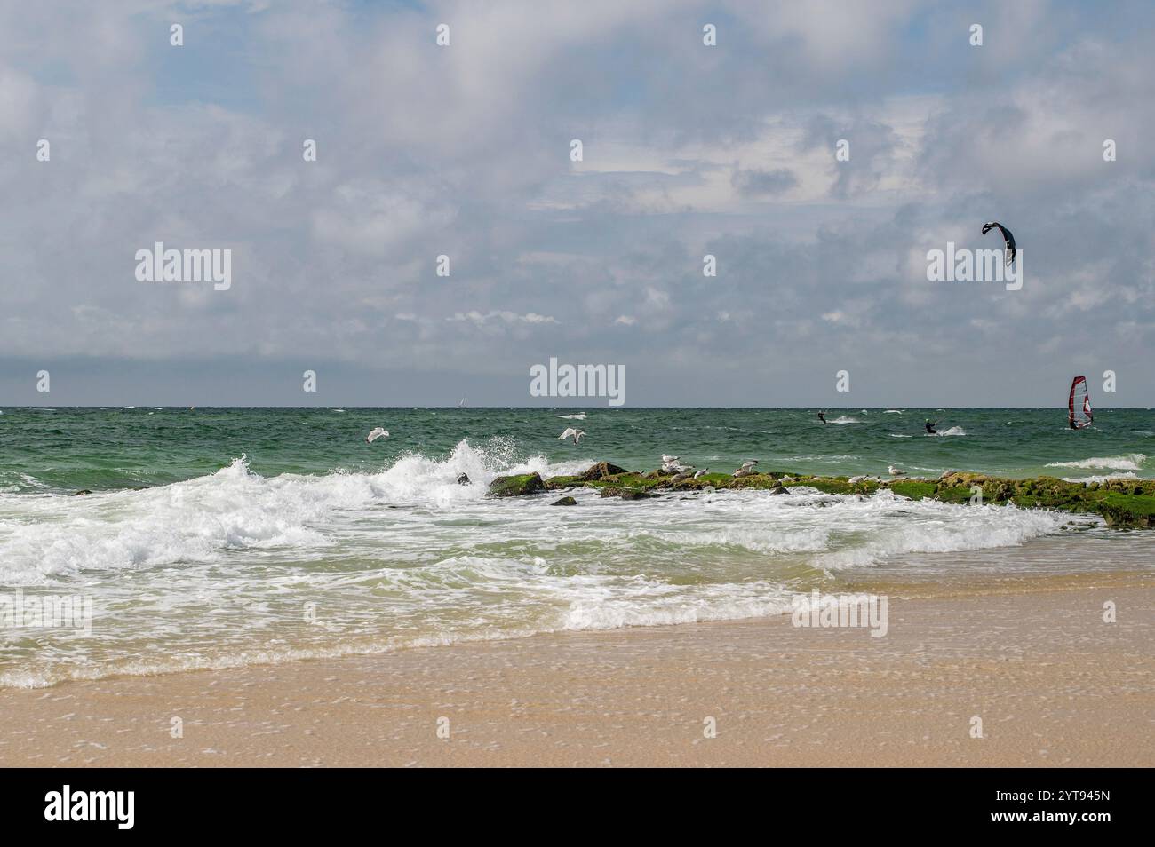 Sport acquatici sulla costa del Mare del Nord Foto Stock