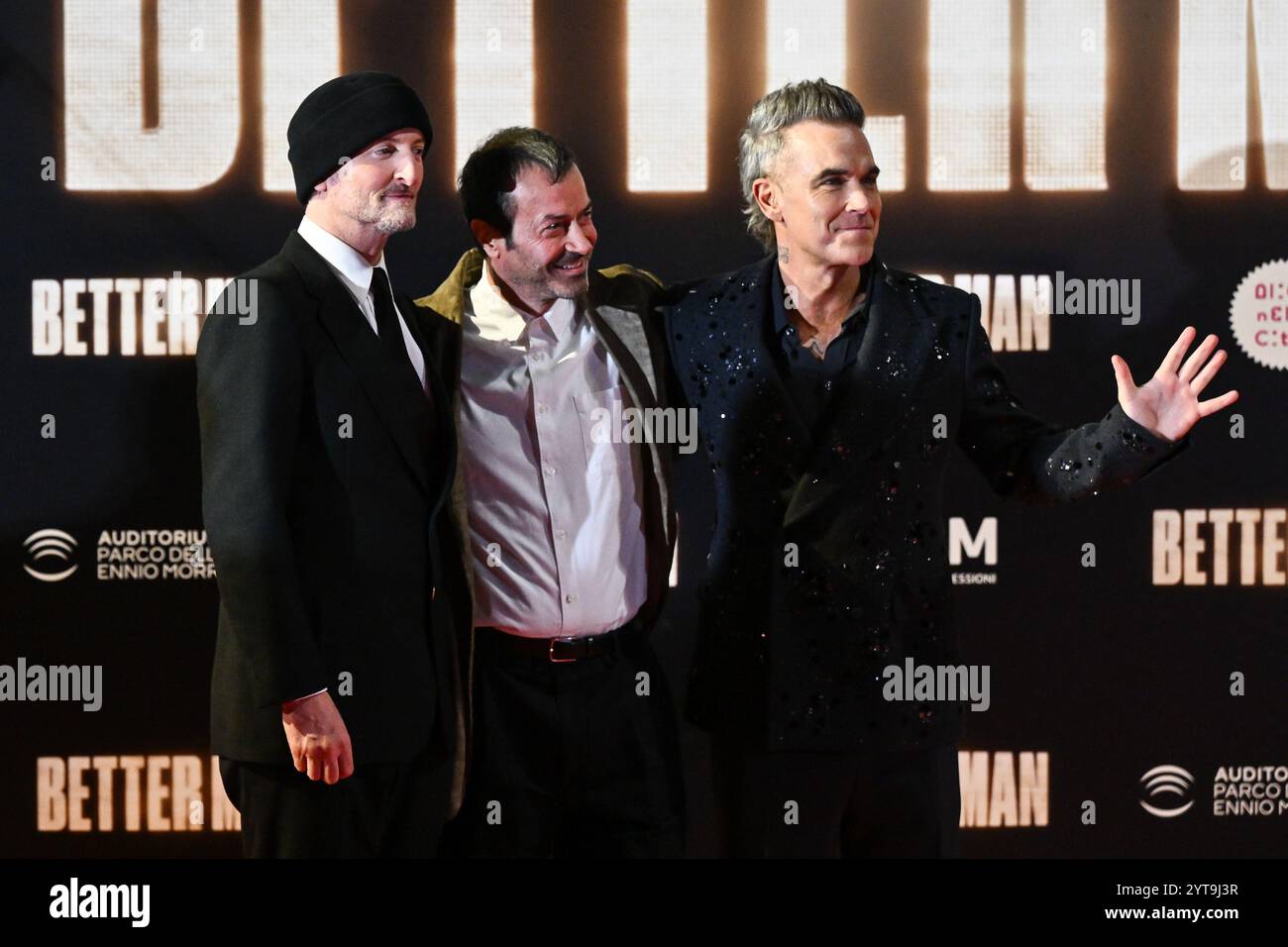 Michael Gracey, Andrea Occhipinti e Robbie Williams partecipano alla premiere "Better Man" all'Auditorium Parco della musica il 6 dicembre 2024 a Roma. Crediti: Domenico Cippitelli/Alamy Live News Foto Stock