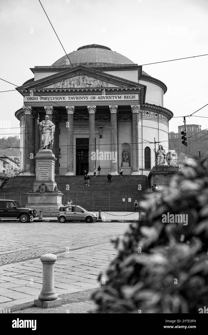 Torino - 27 marzo 2022: La chiesa della Gran madre di Dio è una chiesa in stile neoclassico situata sulla riva occidentale del fiume po, di fronte al po Foto Stock