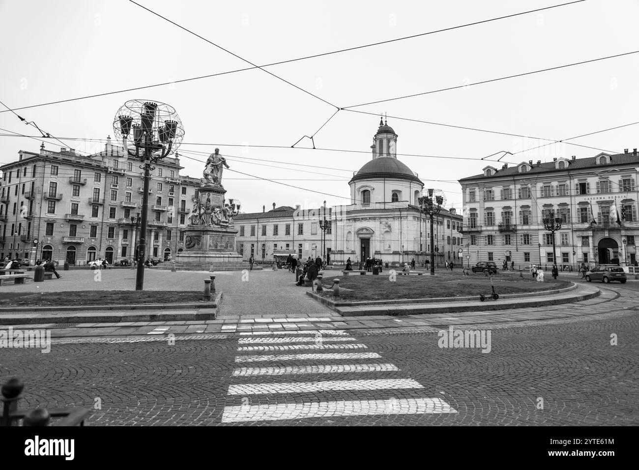 Torino, Italia - 27 marzo 2022: Piazza Carlo Emanuele II è una delle piazze principali nel centro della città sabauda, attraversata da via Maria Vittoria e Foto Stock