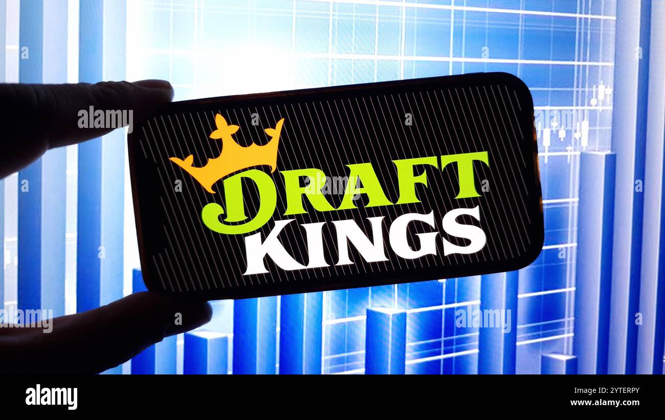 Konskie, Polonia - 3 dicembre 2024: Logo della società DraftKings visualizzato sul telefono cellulare Foto Stock