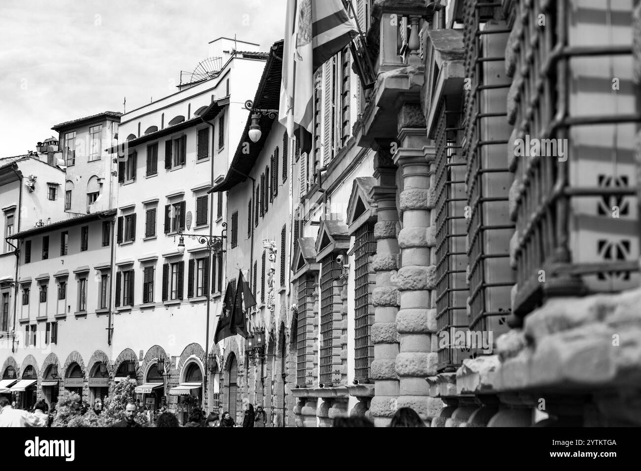 Firenze, Italia - 5 aprile 2022: Architettura tipica e vista sulla strada a Firenze, Toscana, Italia. Foto Stock