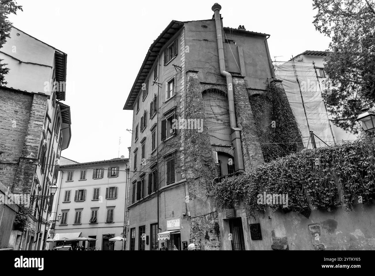 Firenze, Italia - 5 aprile 2022: Architettura tipica e vista sulla strada a Firenze, Toscana, Italia. Foto Stock