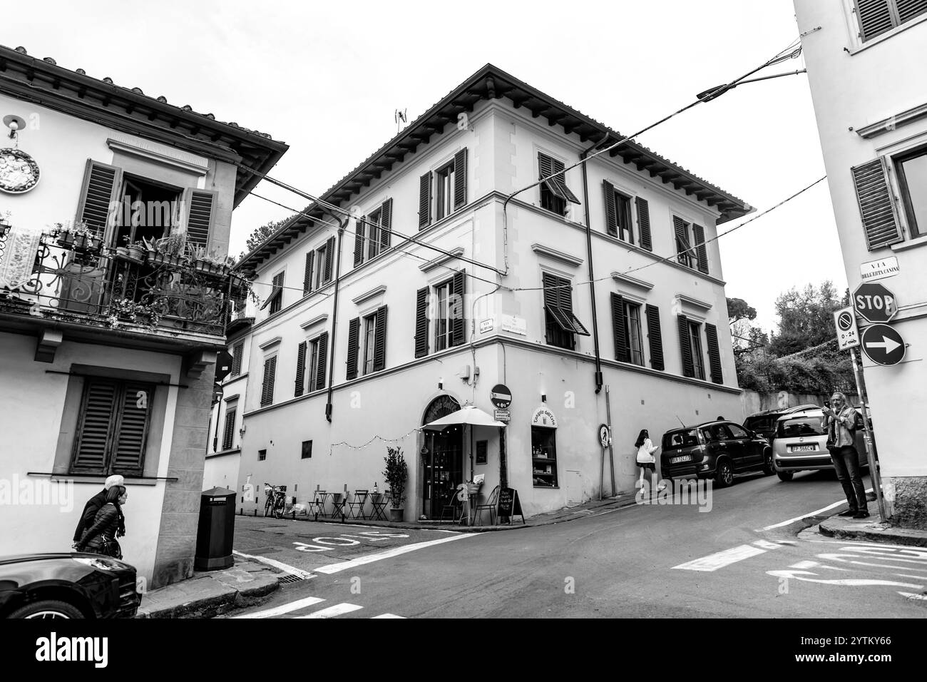 Firenze, Italia - 5 aprile 2022: Architettura tipica e vista sulla strada a Firenze, Toscana, Italia. Foto Stock