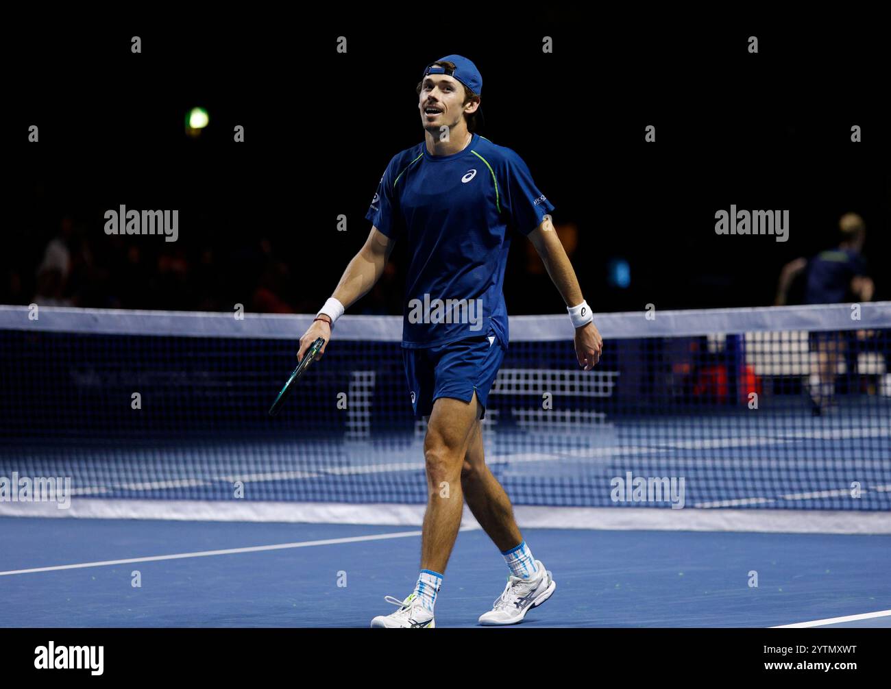 7 dicembre 2024; Copper Box Arena, Stratford, Londra, Inghilterra; Ultimate Tennis Showdown Grand Final Day 2; Alex de Minaur mostra emozione nella partita contro Alexander Bublik Foto Stock