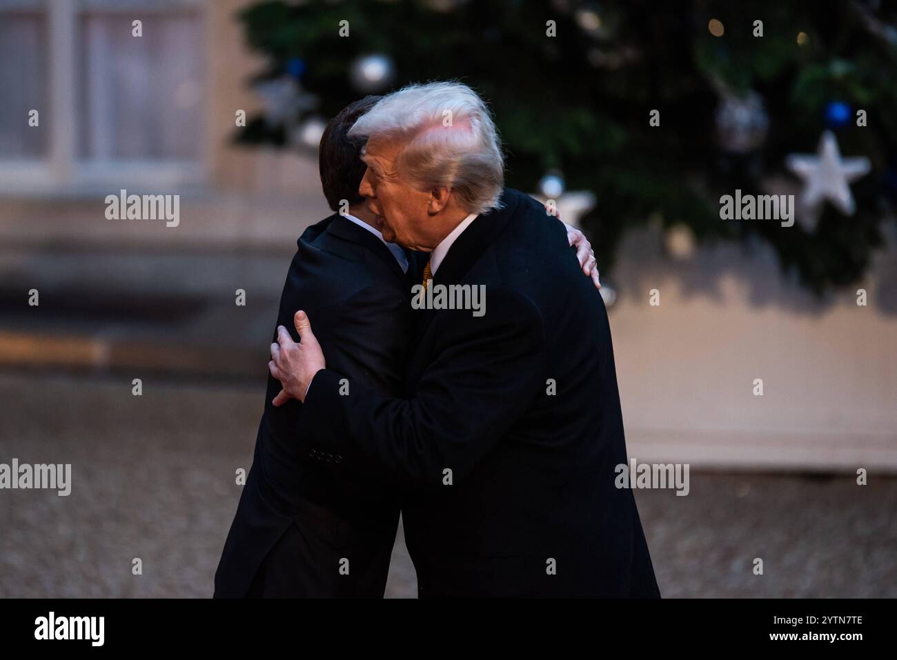 FRANCIA- VERTICE POLITICO-ALTO LIVELLO-USA-TRUMP-UCRAINA-ZELENSKY a margine della grande cerimonia di riapertura della cattedrale di Notre Dame a Parigi, distrutta da un incendio il 15 aprile 2019, il presidente francese Emmanuel Macron ha incontrato il neoeletto presidente degli Stati Uniti, che non ha ancora preso il suo incarico, all'Elysee Palace. Parigi, 7 dicembre 2024. PARIS ILE-DE-FRANCE FRANCIA COPYRIGHT: XANDREAXSAVORANIXNERIX FRANCE- POLITICS-TOP LEVEL SUMMI ASAVORANINERI-4 Foto Stock