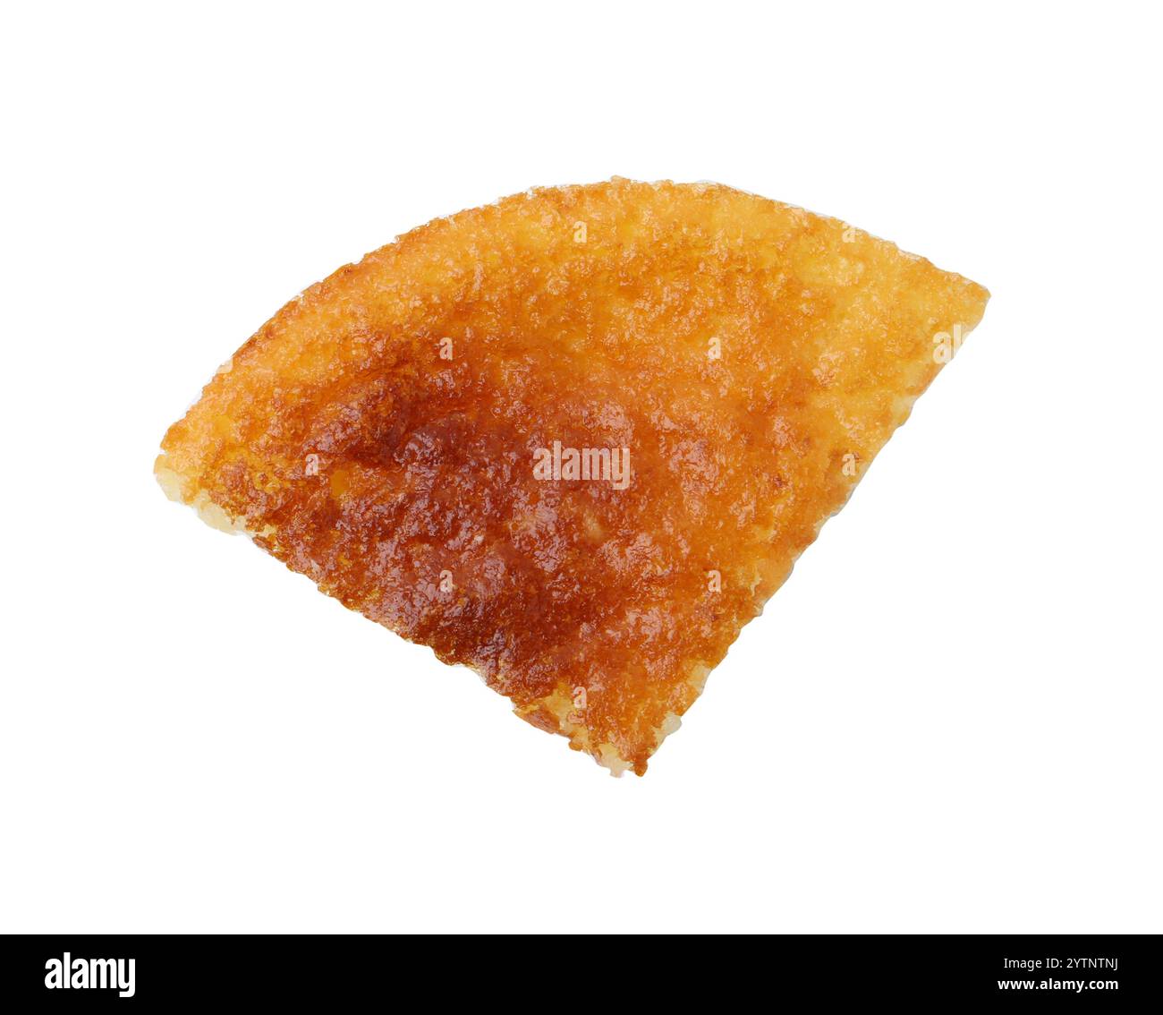 Fetta di gustosa torta di semola fatta in casa isolata sul bianco, vista dall'alto Foto Stock