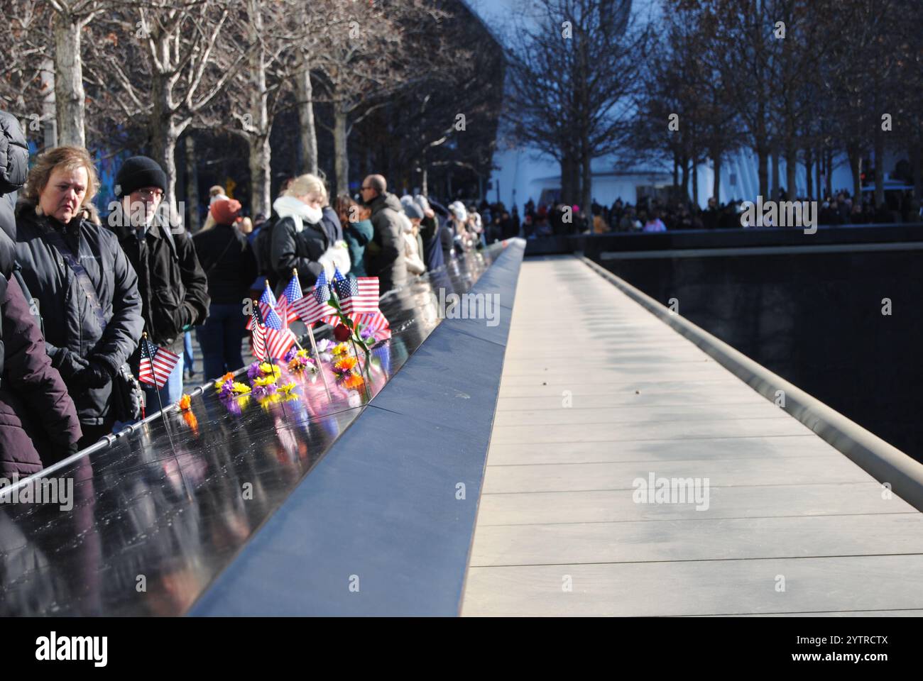 New York City, New York, USA - 07 dicembre 2024: Il 9/11 Memorial for the Victims dell'11 settembre 2001 e il bombardamento del World Trade Center del 1993. Foto Stock