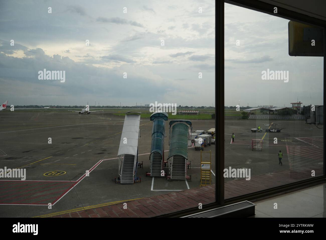 Giacarta, Indonesia - 22 novembre 2024: Volo all'aeroporto internazionale soekarno hatta Foto Stock