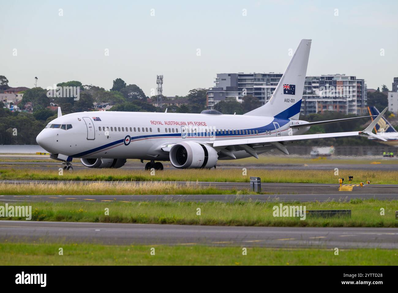 Aeroporto di Sydney, Sydney, Australia il 18 novembre 2024. Boeing 737 della Royal Australian Air Force in arrivo Foto Stock