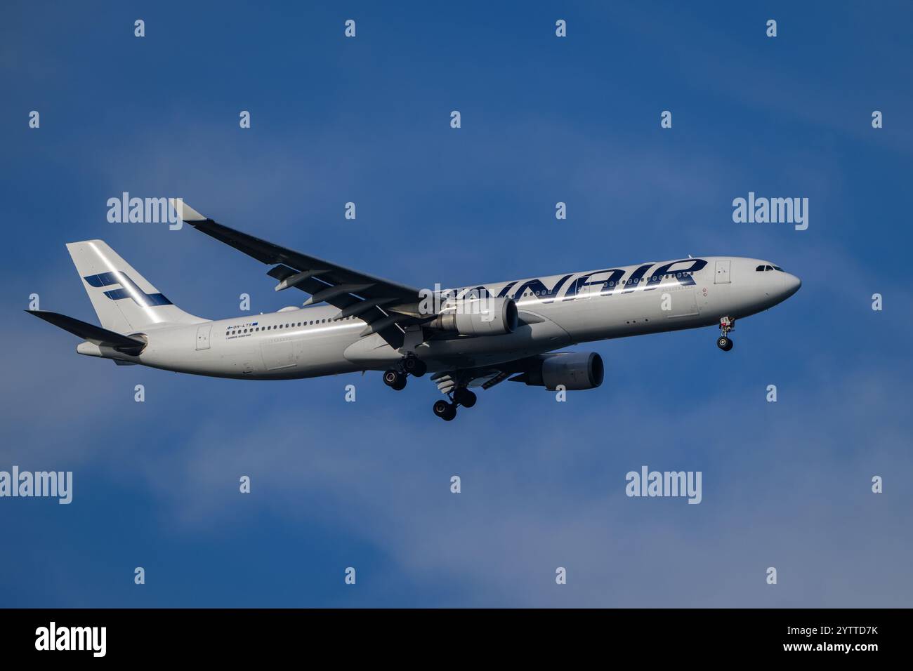 Arrivo dell'Airbus A330 Finnair Airlines Foto Stock