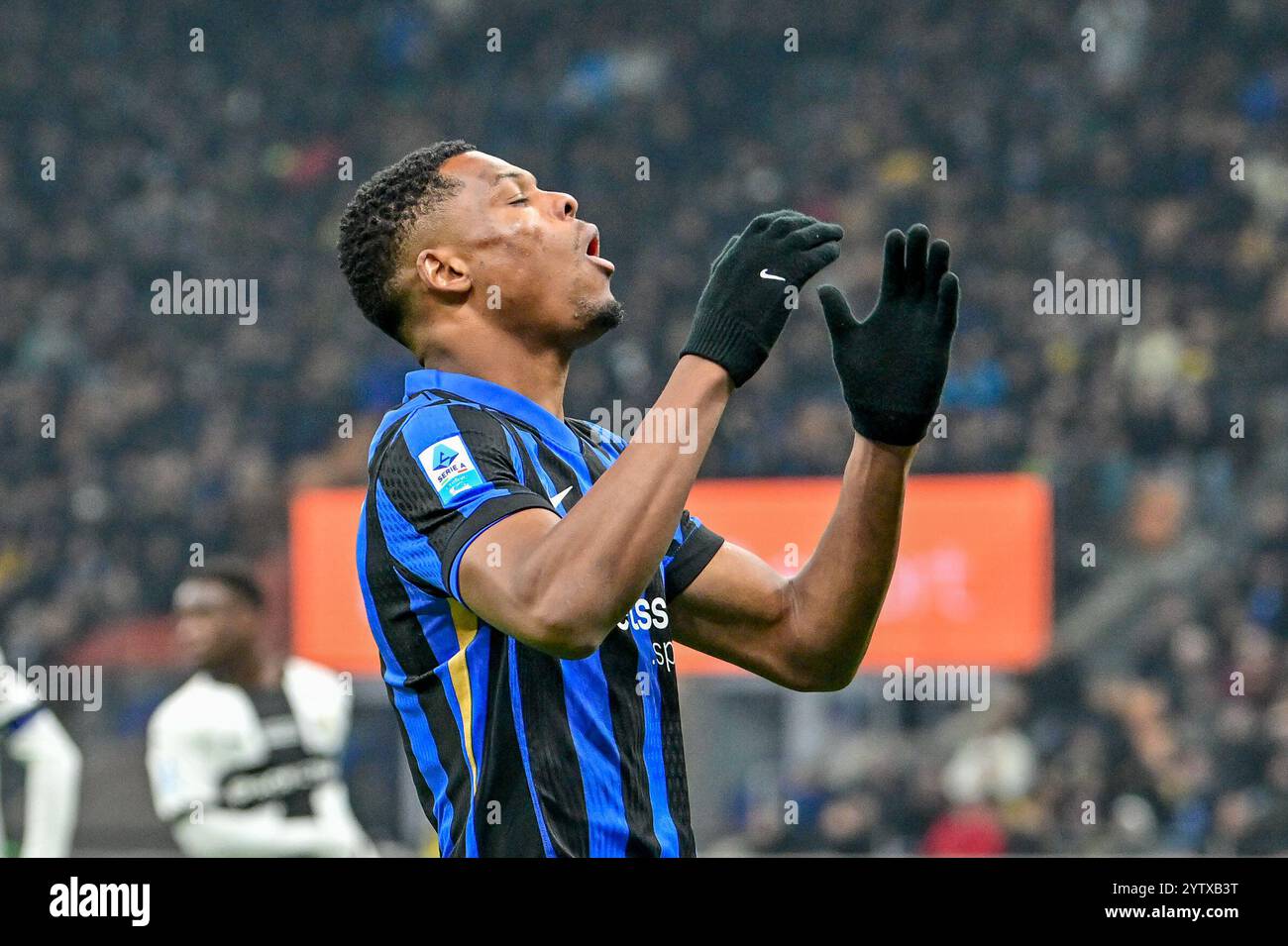 Milano, Italia. 6 dicembre 2024. Denzel Dumfries (2) dell'Inter visto durante la partita di serie A tra Inter Milan e Parma al Giuseppe Meazza di Milano. Foto Stock